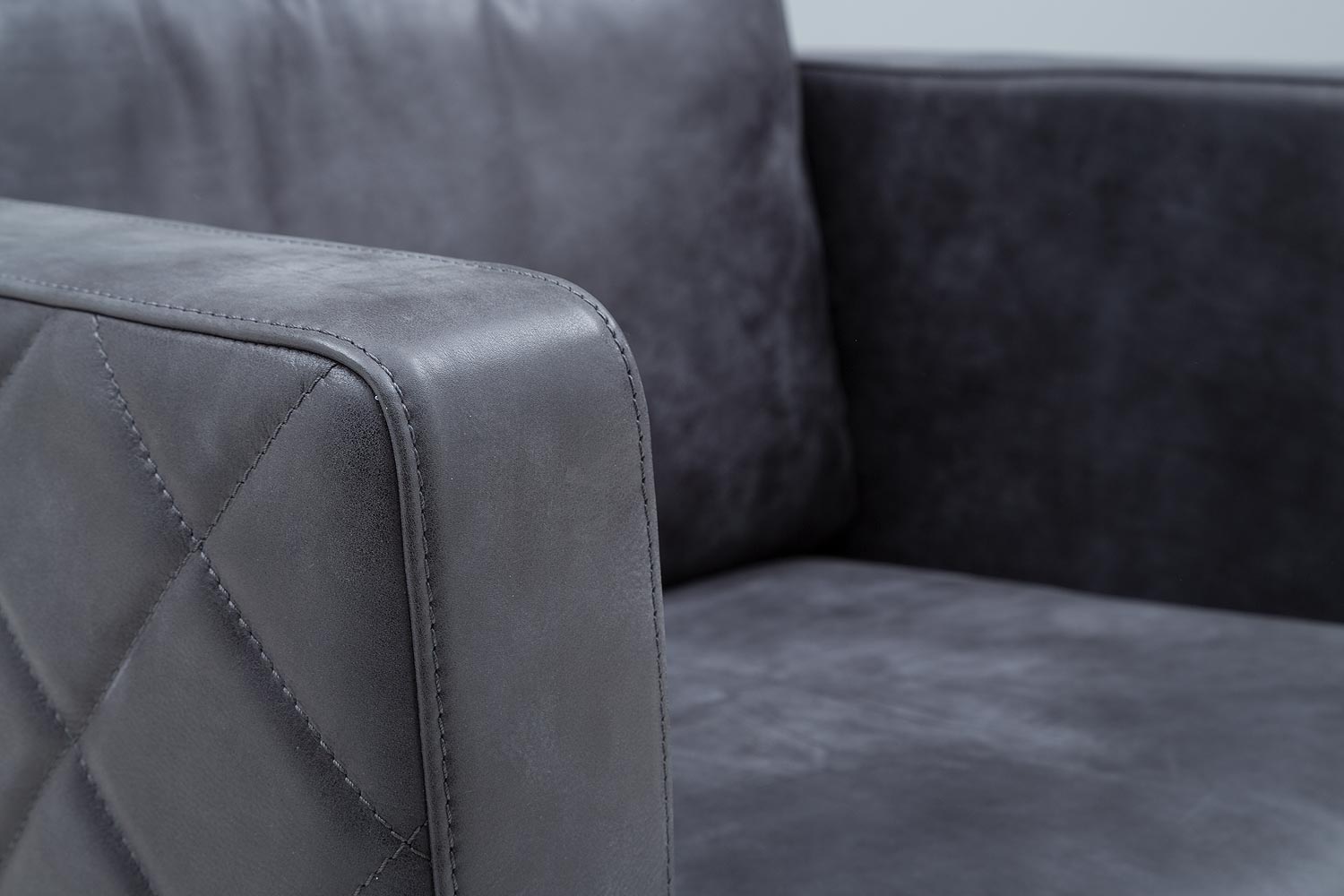 Loveseat Nuance